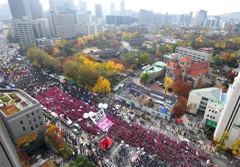 تظاهرات کنندگان خواستار برکناری و بازداشت رئیس جمهور کره جنوبی شدند