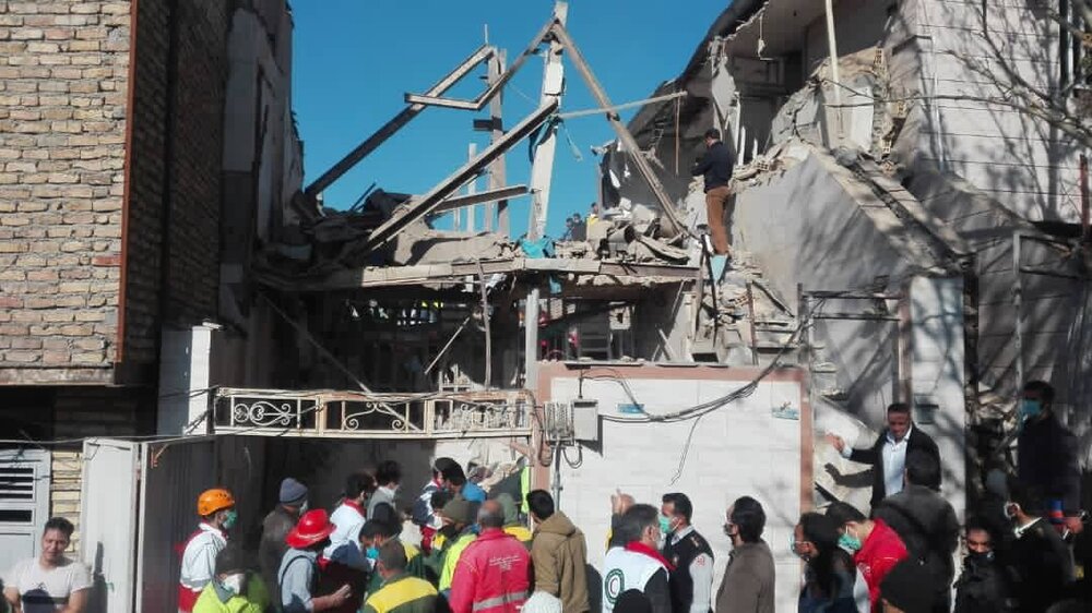 انفجار یک منزل مسکونی در خرم آباد/ تاکنون ۹ مصدوم این حادثه به بیمارستان منتقل شده‌اند