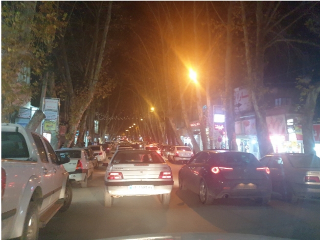 معضل ترافیک در خیابان شهدای خرم آباد/ بی برنامگی مدیران شهرداری