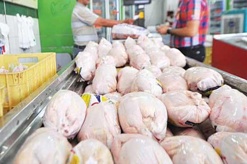 جلسه فوری ستاد تنظیم بازار/ نظارت شدید بر توزیع مرغ در استان
