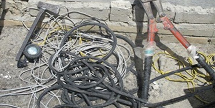 دستگیری سارق کابل‌های برق در بروجرد