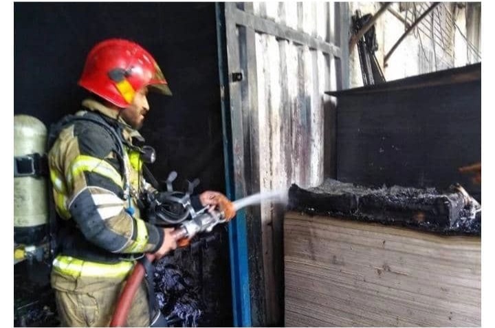 آتش‌سوزی در یک فروشگاه لوازم‌ خانگی در خرم‌آباد/ خوشبختانه حادثه تلفات جانی نداشته است