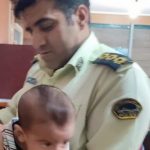 نجات نوزاد سه ماهه توسط پلیس وظیفه‌شناس