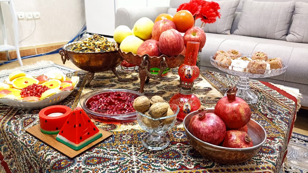 عکس شهروندی، سفره یلدای باستانی