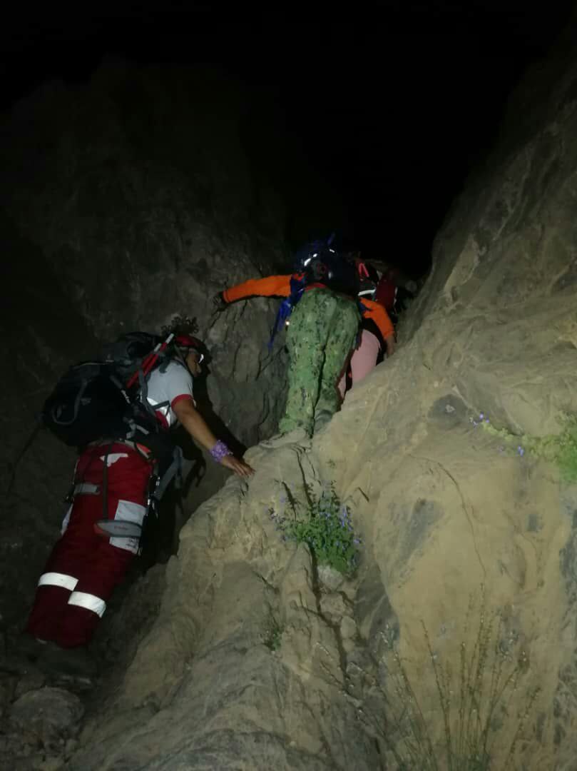 نجات بانوی کوهنورد از دیواره های قله کول جنو اشترانکوه