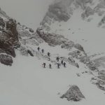 فوت ۵ کوهنورد در اشترانکوه/ یک نفر همچنان زیر بهمن مفقود است