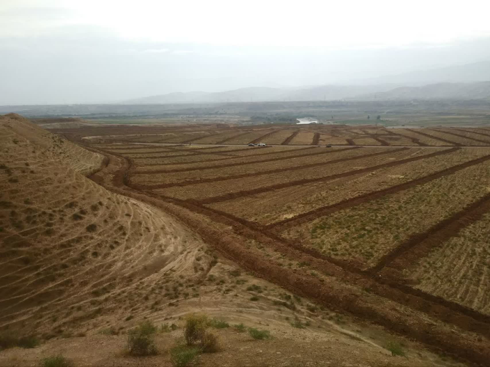 بازدید مدیر آب و خاک از پروژه‌های تحول‌ساز در ازنا و الیگودرز